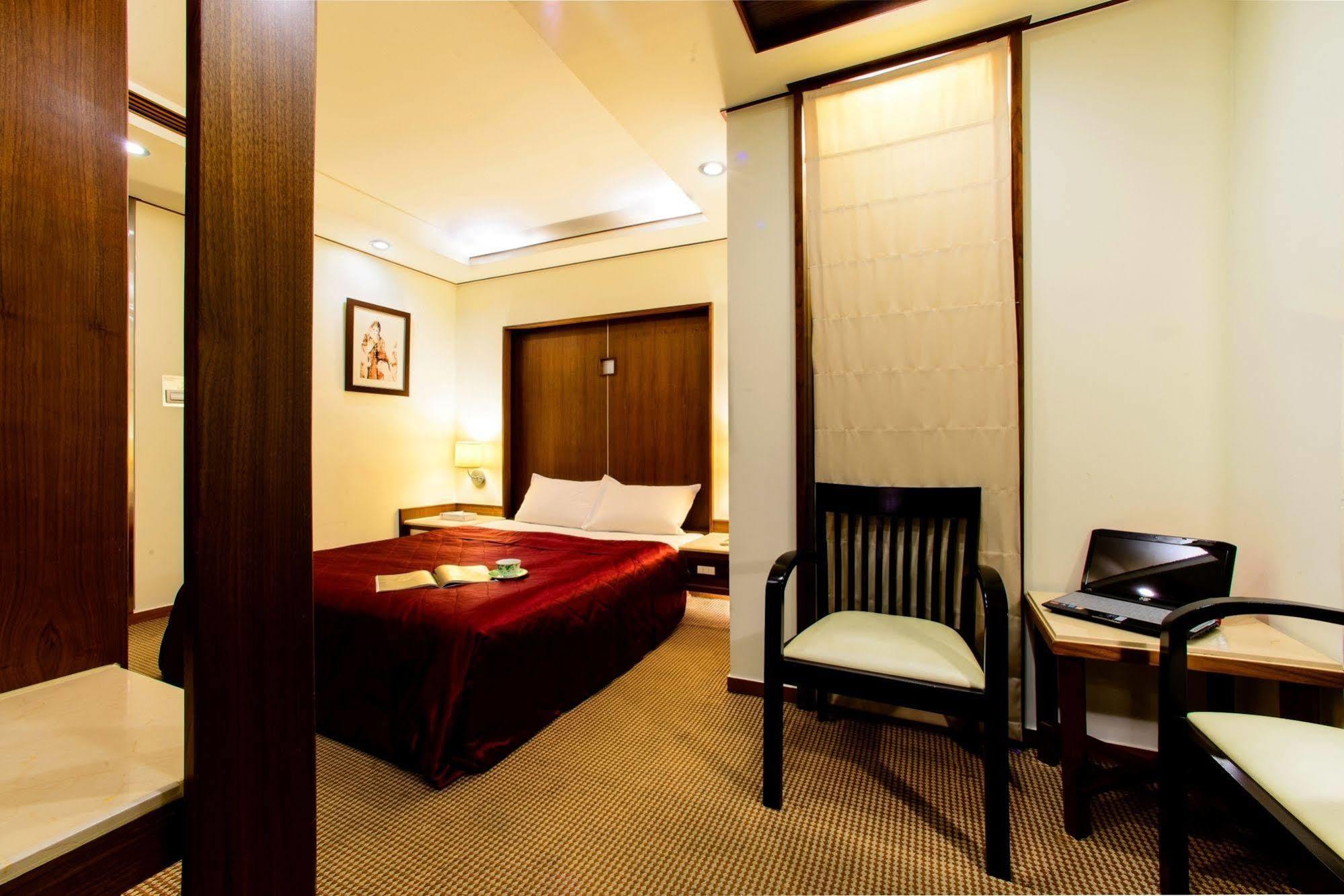 Kao Yuan Hotel - Zhong Shan Taichung Exterior foto